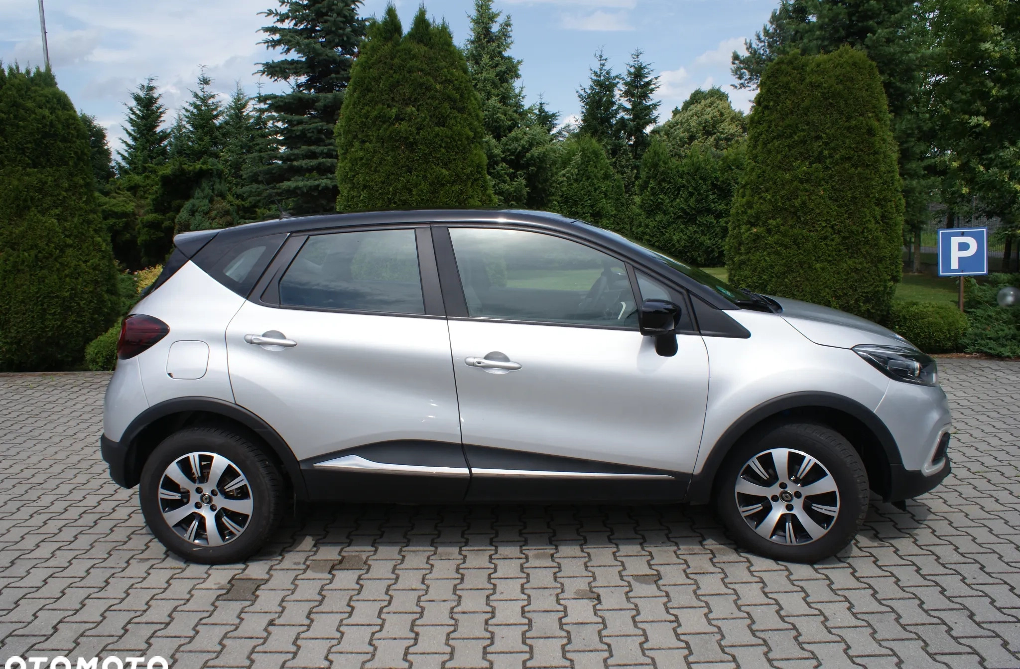 Renault Captur cena 49800 przebieg: 85000, rok produkcji 2017 z Buk małe 154